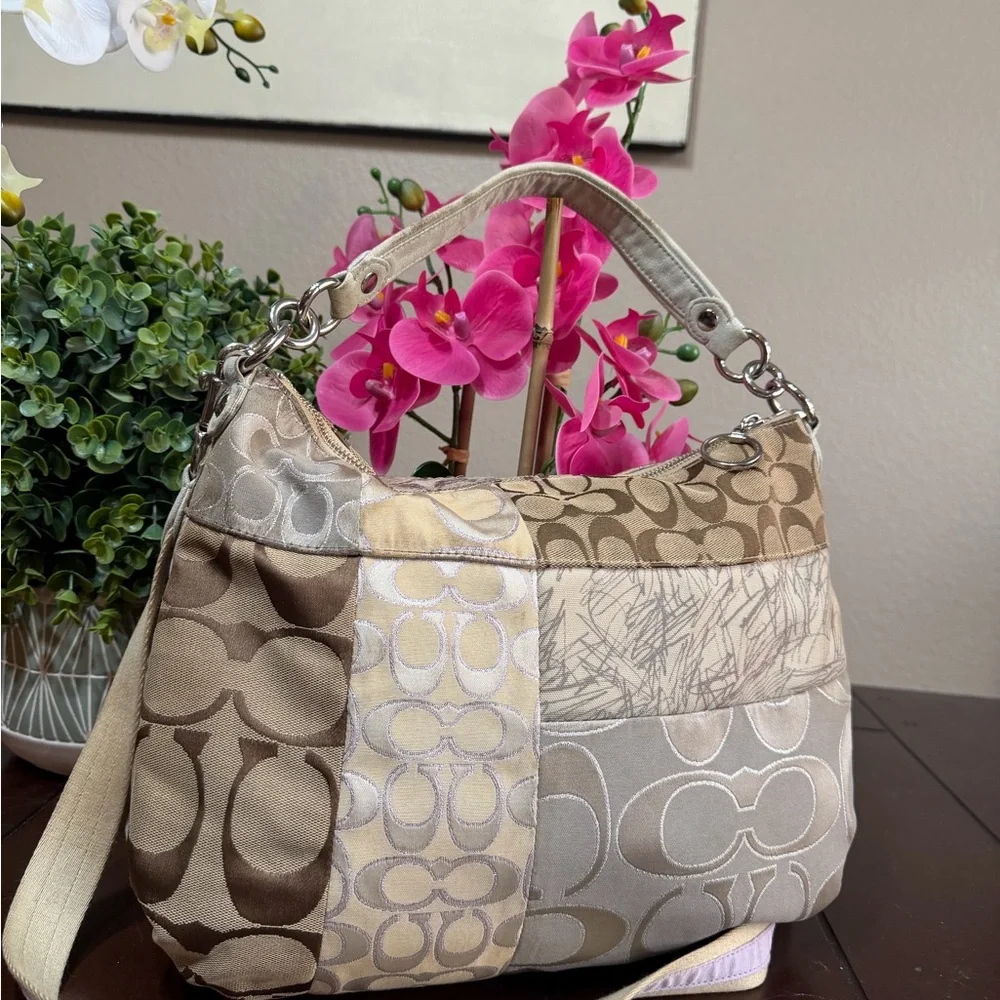 Coach Poppy Limited Edition ‘Heart bag’ 2- hang tags - Picture 3 of 17